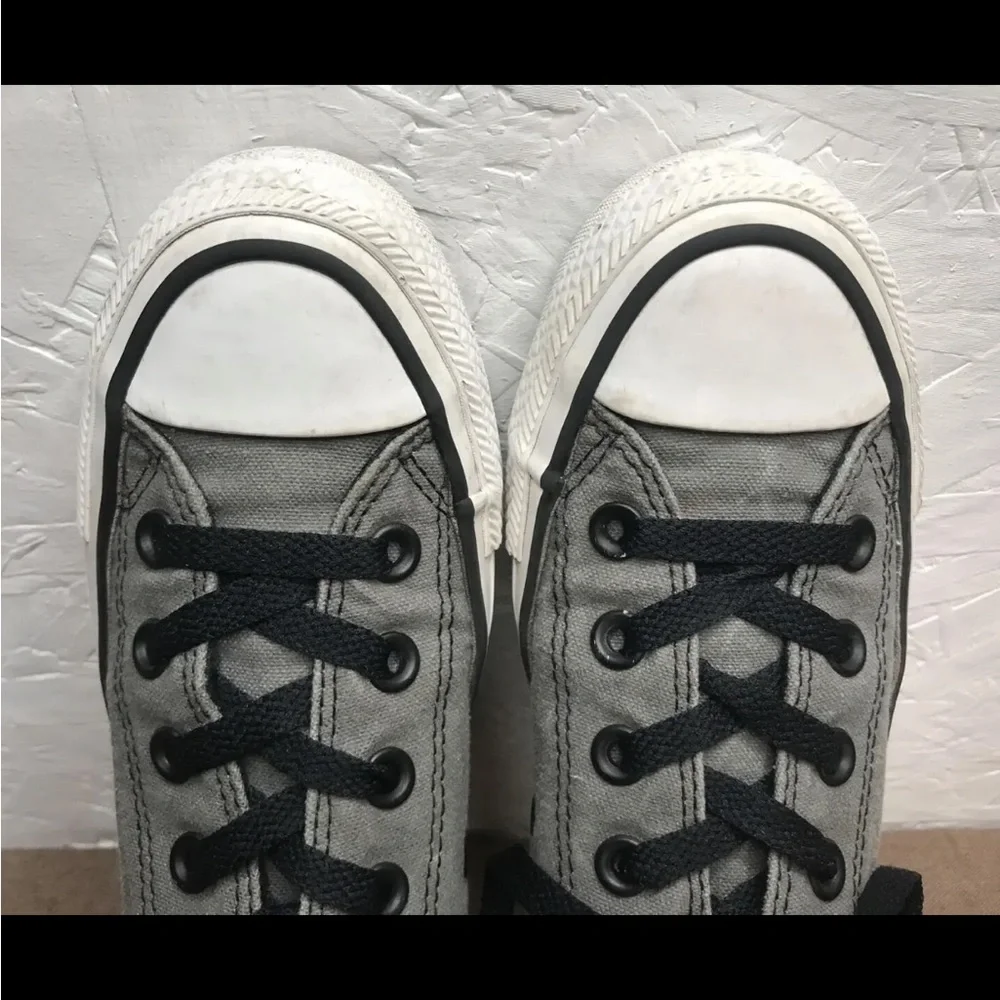 Converse Women's Sneakers Gray Canvas Low Top Size 5 Shoes Chuck Taylor Chucks